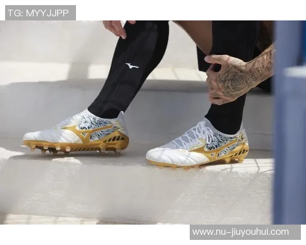 球星穿着美津浓足球鞋的亮眼表现与背后故事揭秘 球星穿着美津浓足球鞋的亮眼表现与背后故事揭秘